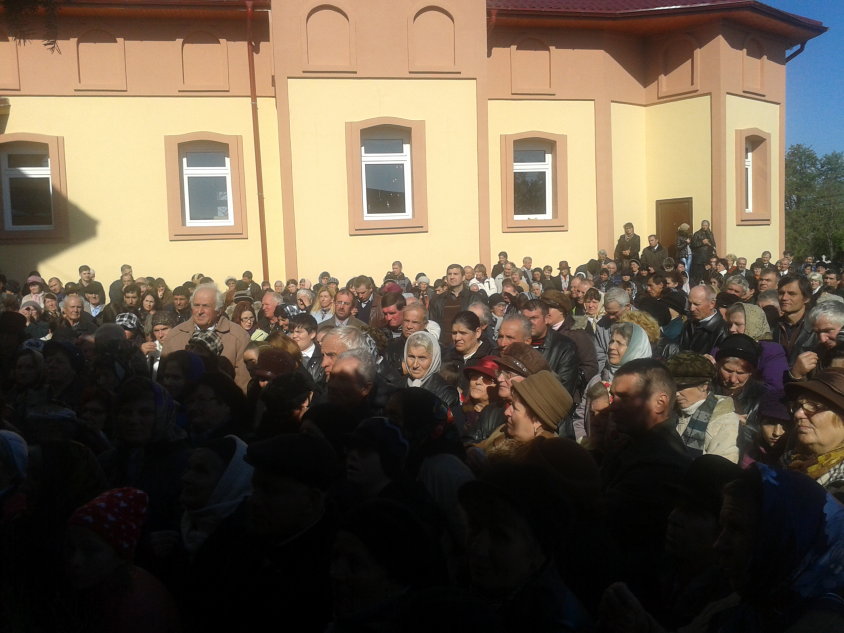 O nouă poartă către cer în parohia Gârleni