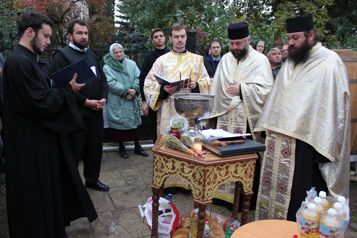 Sfânta Parascheva a ieşit în întâmpinarea pelerinilor