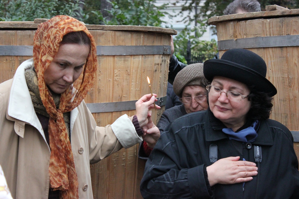 Sfânta Parascheva a ieşit în întâmpinarea pelerinilor