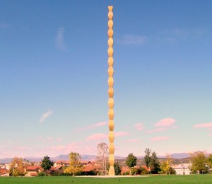 Activităţi comemorative în cinstea lui Brâncuşi, la Târgu Jiu: pelerinaj de la Masa tăcerii, la Coloana infinitului