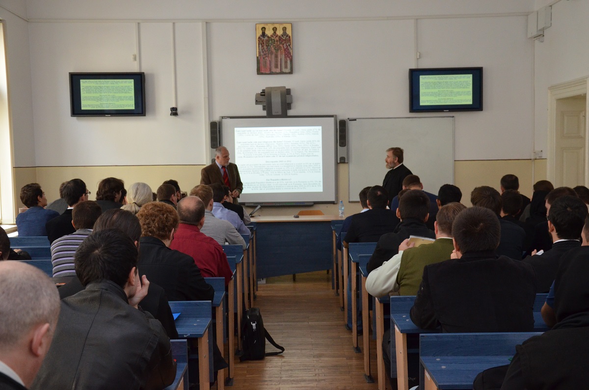 Răzvan Bucuroiu a conferențiat la Facultatea de Teologie din Iași