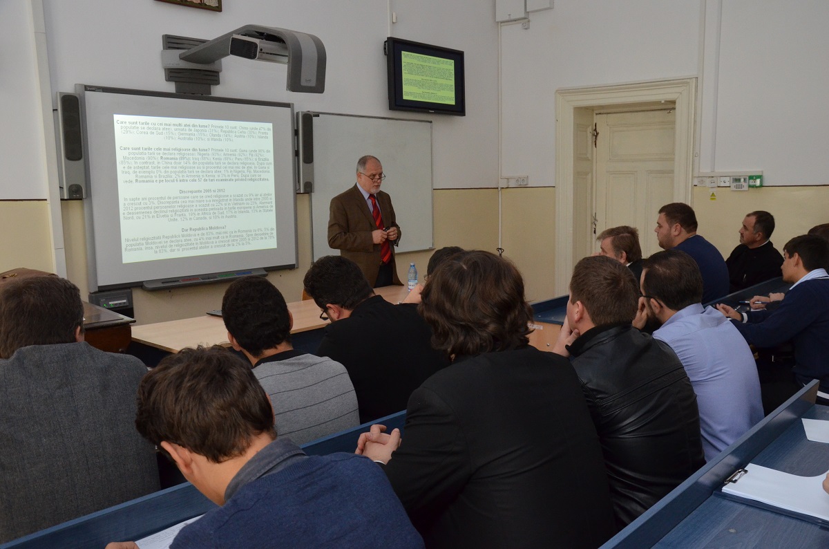 Răzvan Bucuroiu a conferențiat la Facultatea de Teologie din Iași