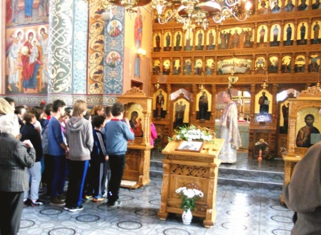 Copiii, bineveniţi la activităţile de la Parohia Naşterea Domnului, Cluj-Napoca Copiii, bineveniţi la activităţile de la Parohia Naşterea Domnului, Cluj-Napoca