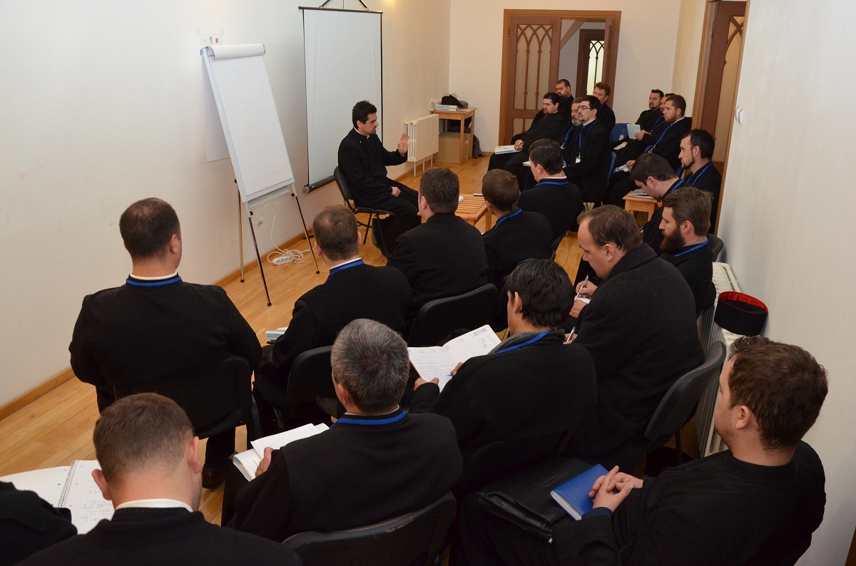 Cursuri pentru obţinerea gradelor profesionale în preoţie, la Miclăuşeni