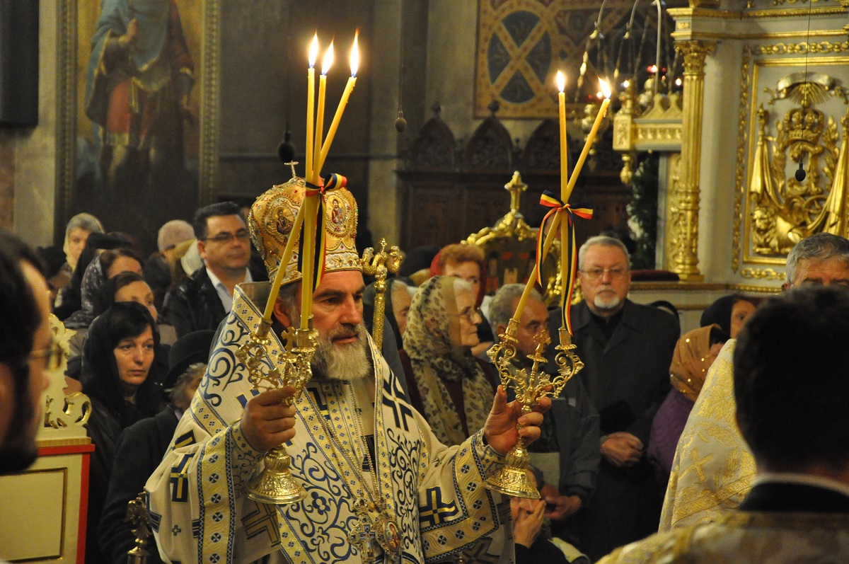 Liturghie arhierească la Catedrala mitropolitană din Iaşi