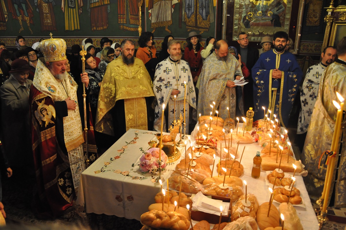 PS Varlaam Ploieşteanul, la hramul Bisericii &quot;Sfânta Parascheva&quot; din Iaşi