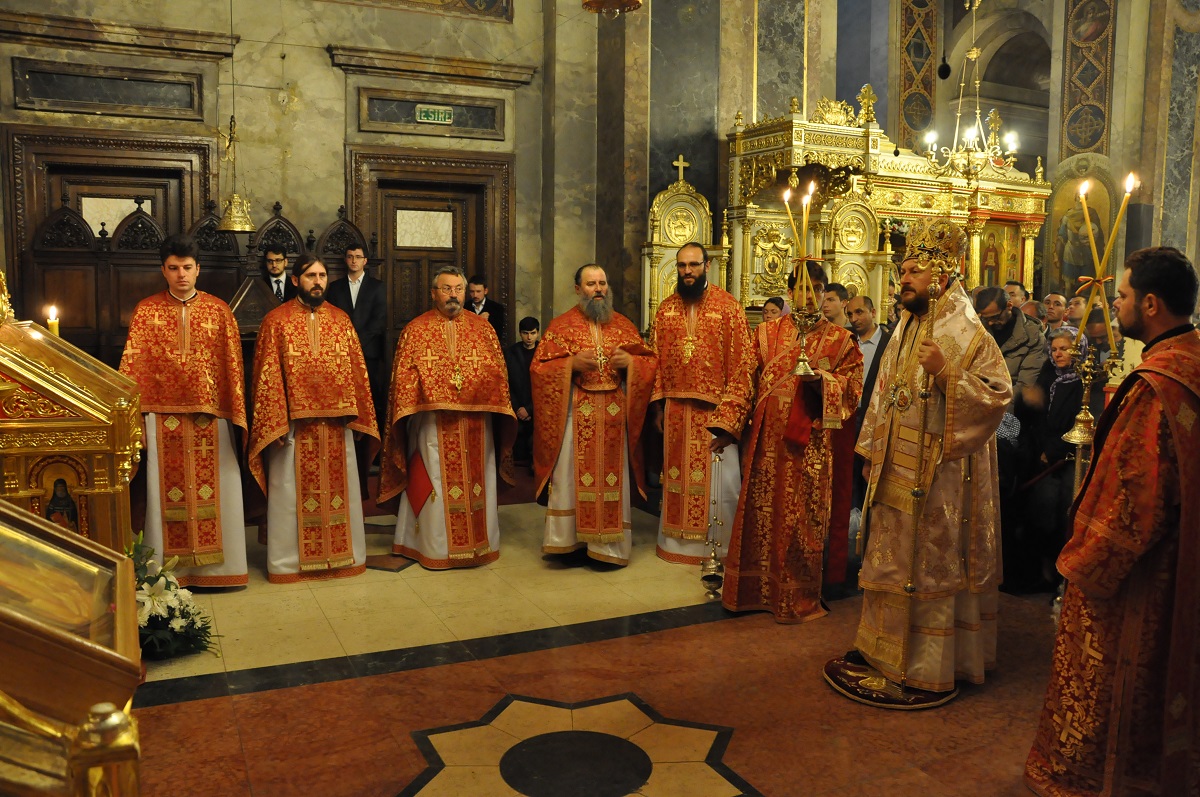 Slujbă arhierească la Catedrala mitropolitană din Iaşi