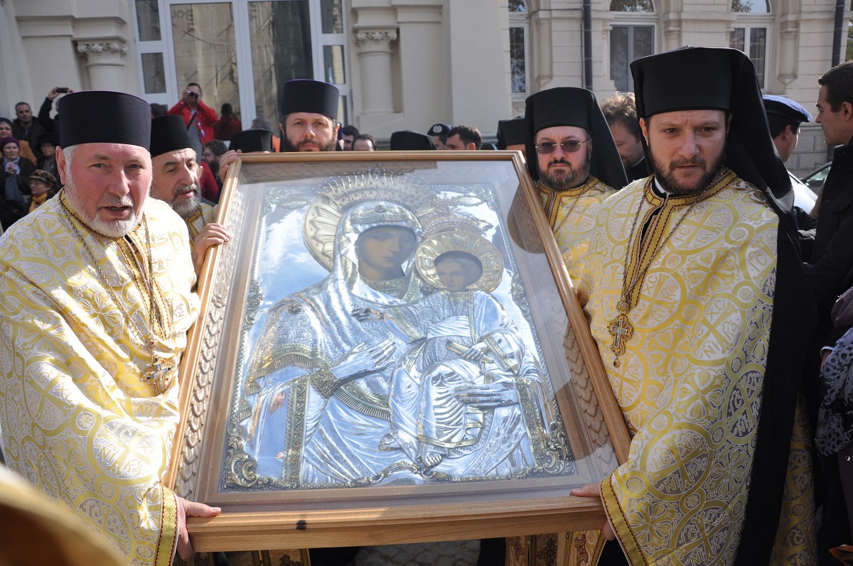 Pelerinii se pot închina icoanei Prodromiţa