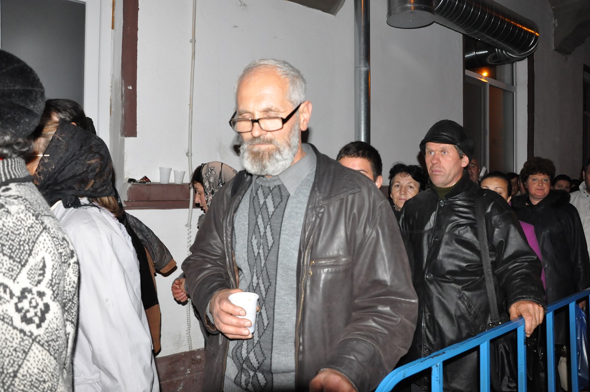 Alimente pentru pelerini de la enoriaşii din Andrieşeni