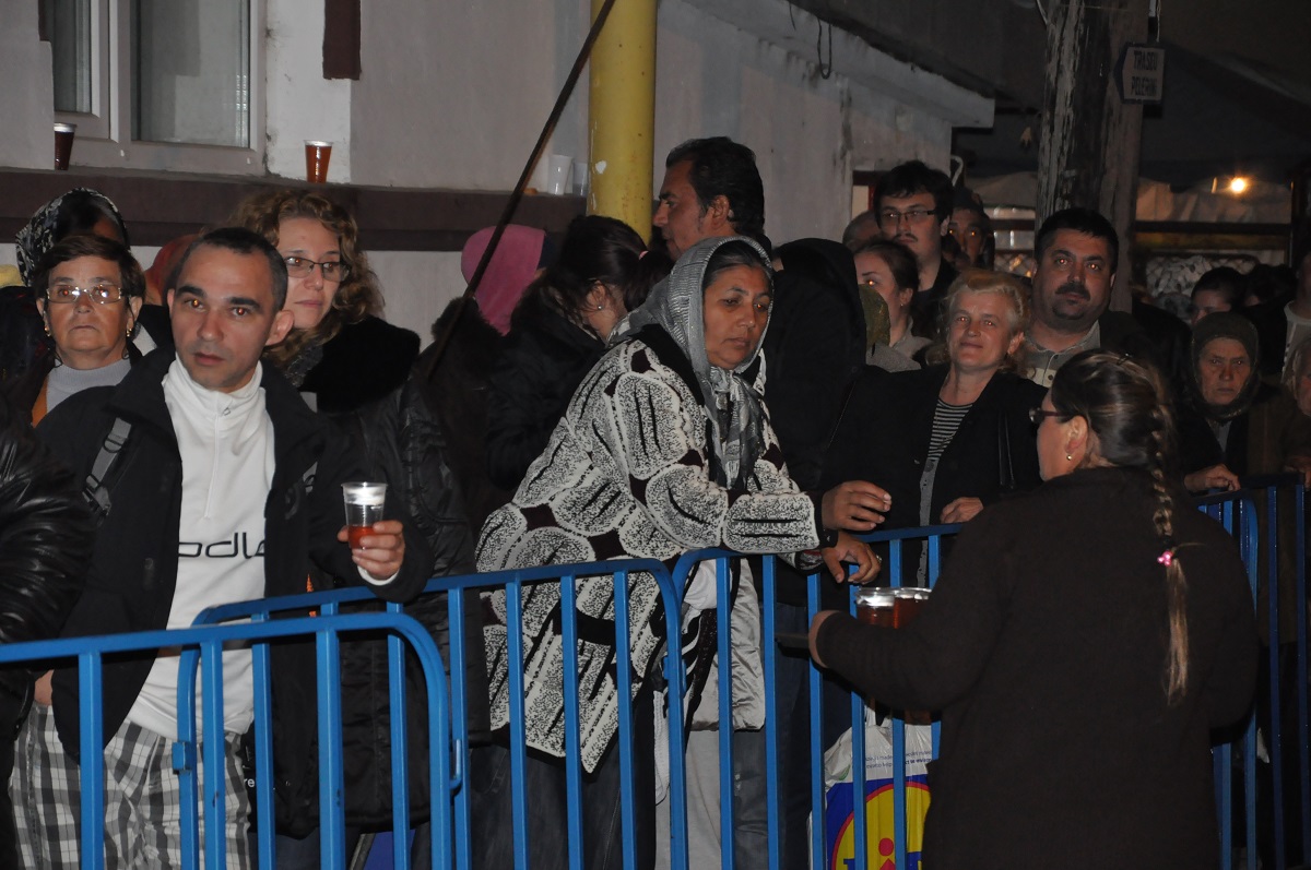 Alimente pentru pelerini de la enoriaşii din Andrieşeni