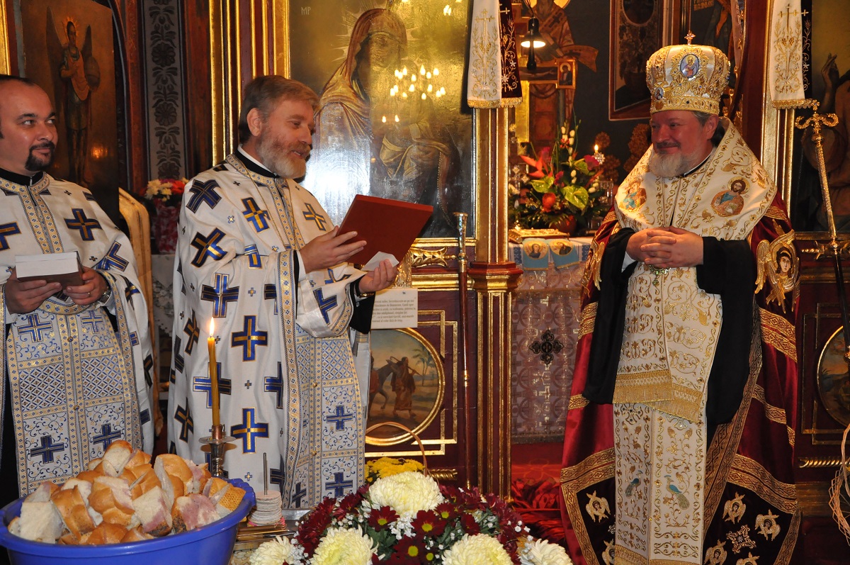 PS Varlaam Ploieşteanul, la hramul Bisericii &quot;Sfânta Parascheva&quot; din Iaşi