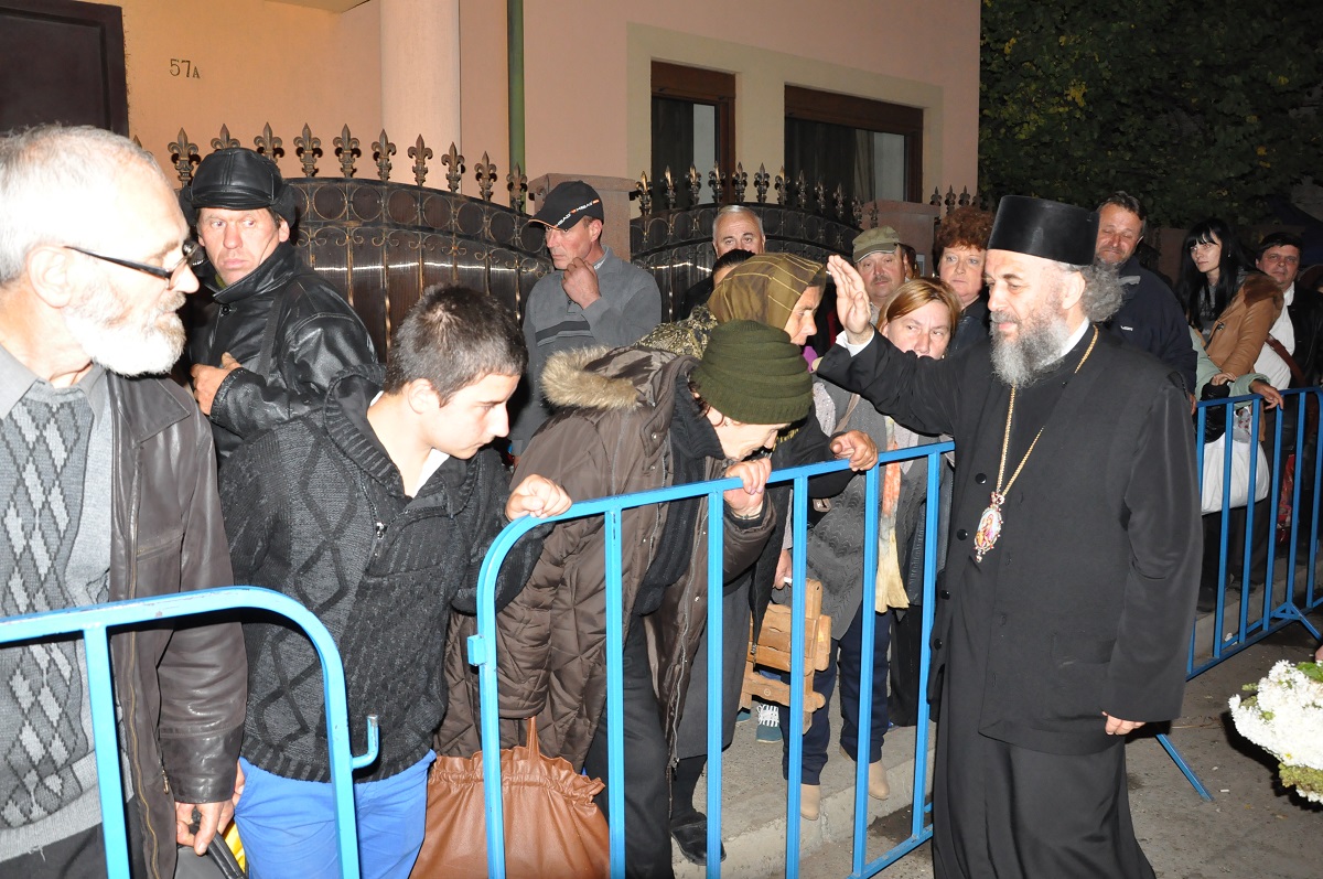 IPS Casian: &quot;Pelerinii Sfintei Parascheva sunt o mărturie vie a puterii credinței&quot;