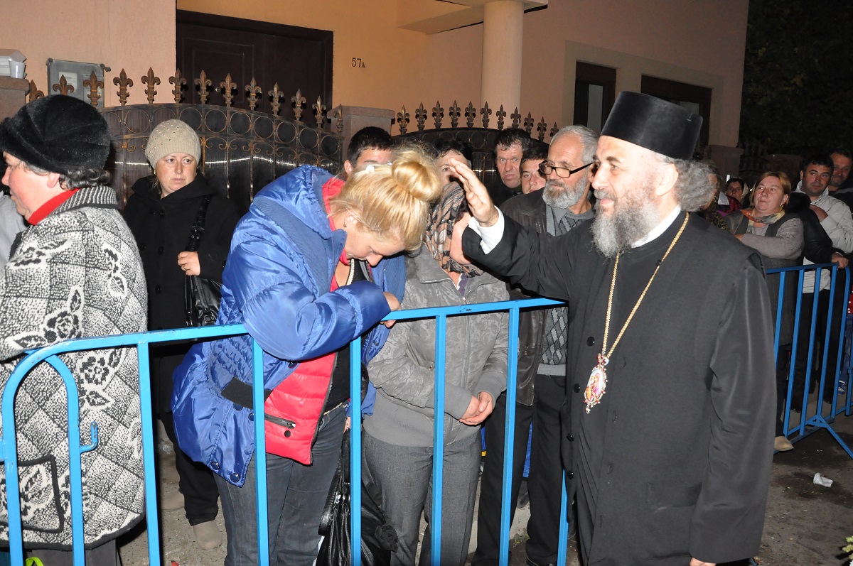 IPS Casian: &quot;Pelerinii Sfintei Parascheva sunt o mărturie vie a puterii credinței&quot;