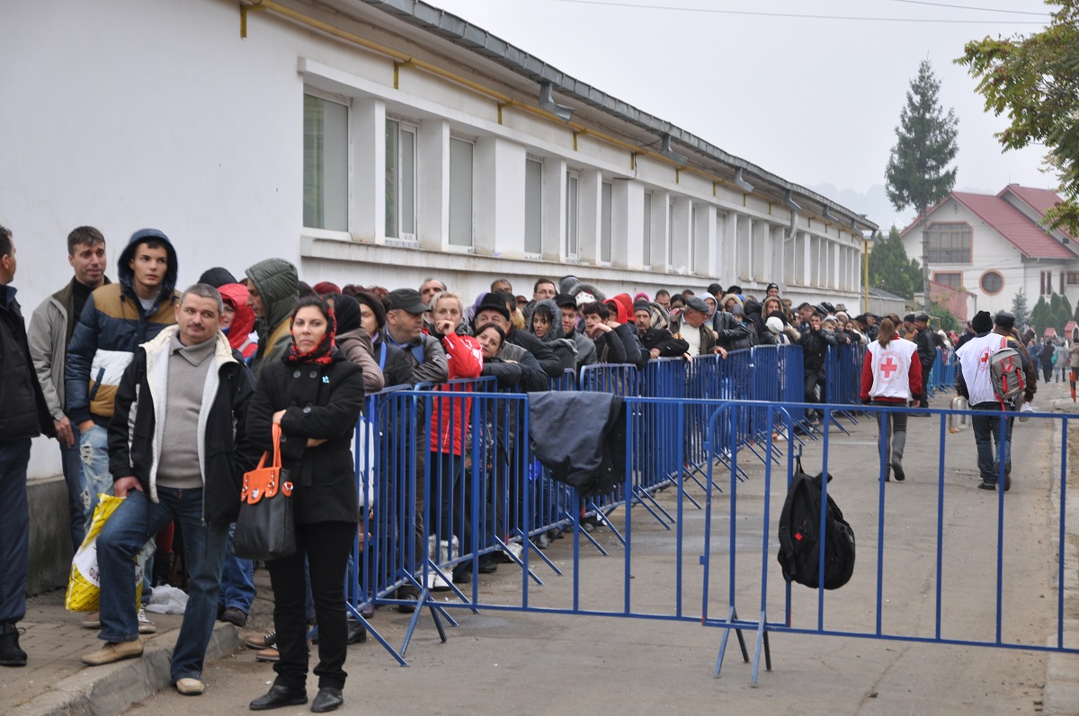 Liturghie în catedrala Sfintei Parascheva din Iaşi
