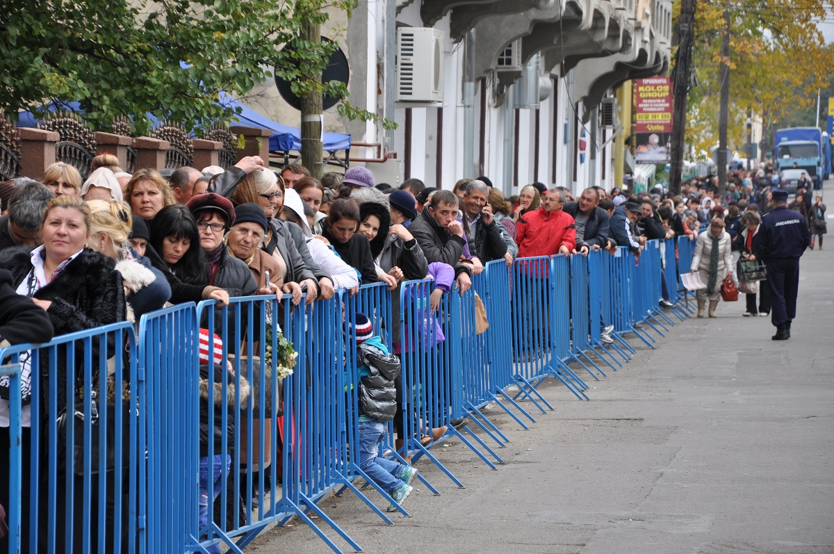 Pelerinii din Voluntari s-au închinat la Sfânta Parascheva