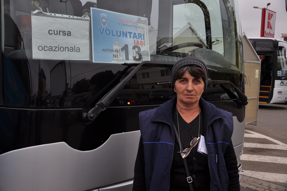 Pelerinii din Voluntari s-au închinat la Sfânta Parascheva