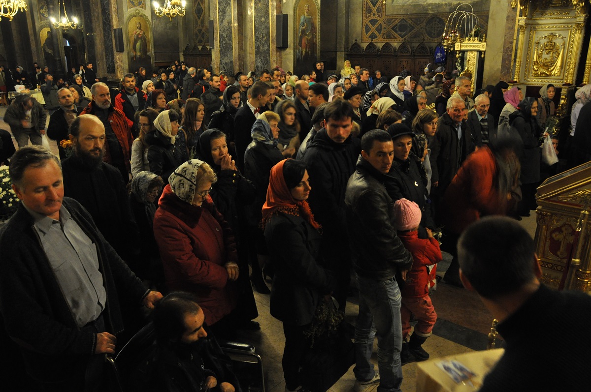 PS Calinic Botoşăneanul slujeşte Sfânta Liturghie la Catedrala mitropolitană din Iaşi