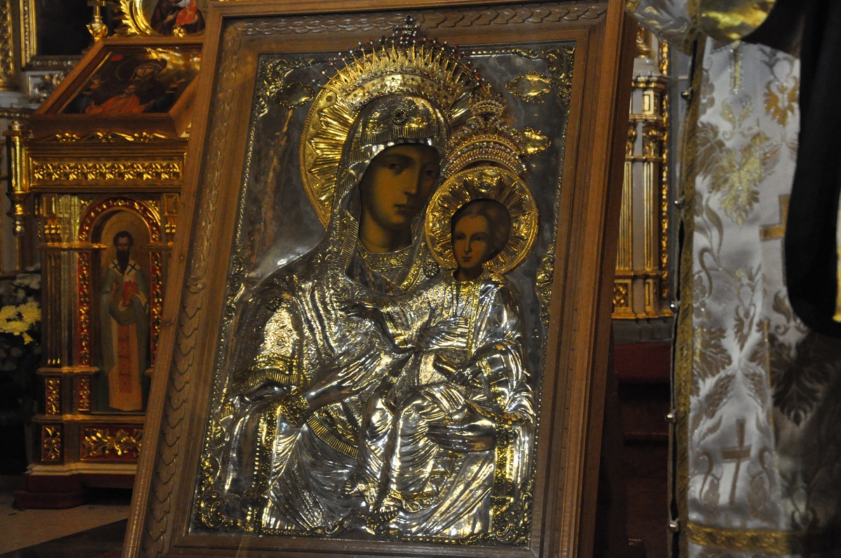 Pelerinii se pot închina icoanei Prodromiţa