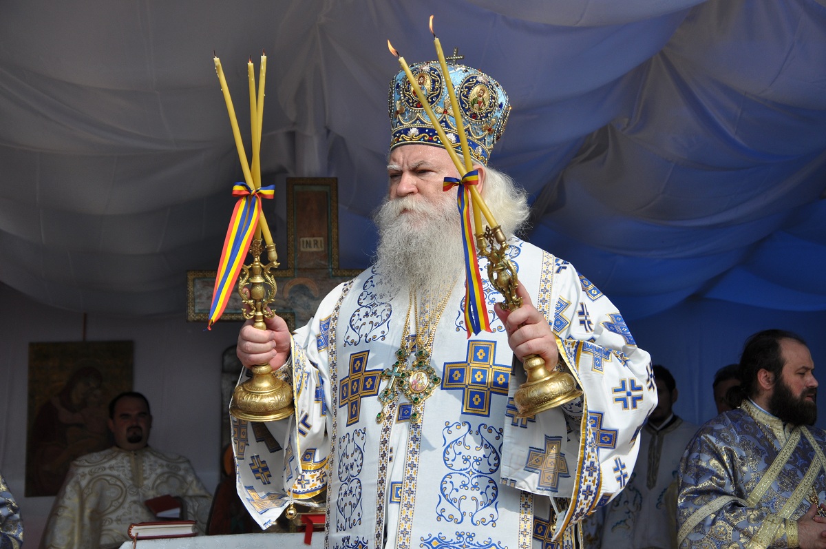 Biserica parohiei Hadâmbu va fi resfinţită de PS Calinic Botoşăneanul