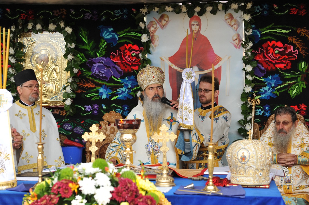 Hramul Mănăstirii Dorna Arini din judeţul Suceava Hramul Mănăstirii Dorna Arini din judeţul Suceava