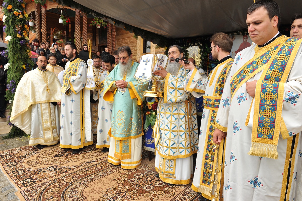 Hramul Mănăstirii Dorna Arini din judeţul Suceava