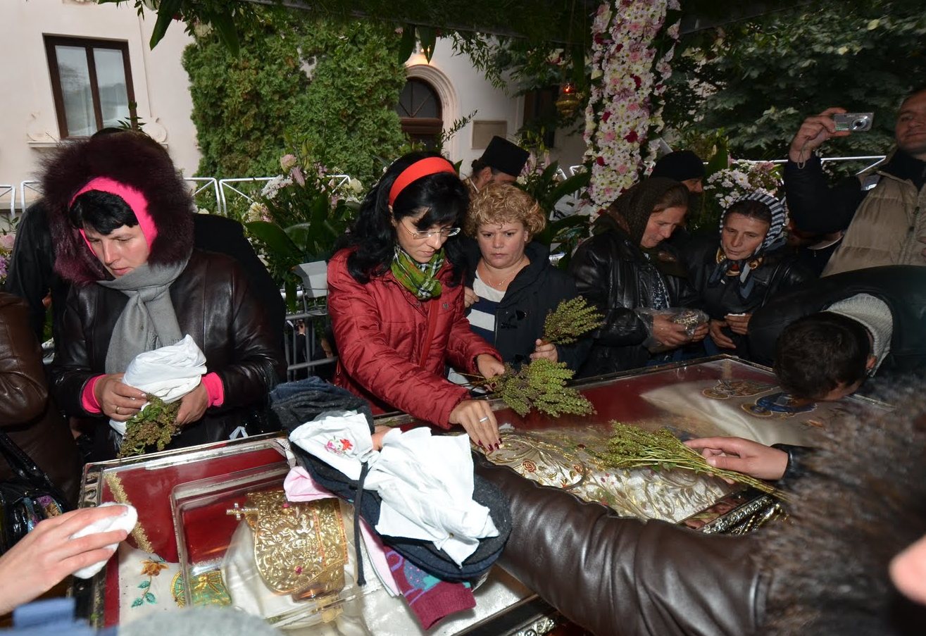 &quot;Între sfinți există o legătură de rugăciune&quot;