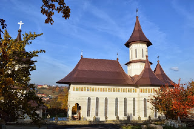 Sărbătoare la Mănăstirea Feleacu din județul Cluj Sărbătoare la Mănăstirea Feleacu din județul Cluj