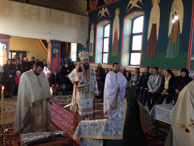 Slujire arhierească la Parohia Izvoru din Giurgiu