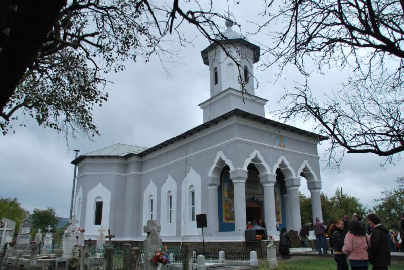 Trei ani de la resfinţirea bisericii din Halânga