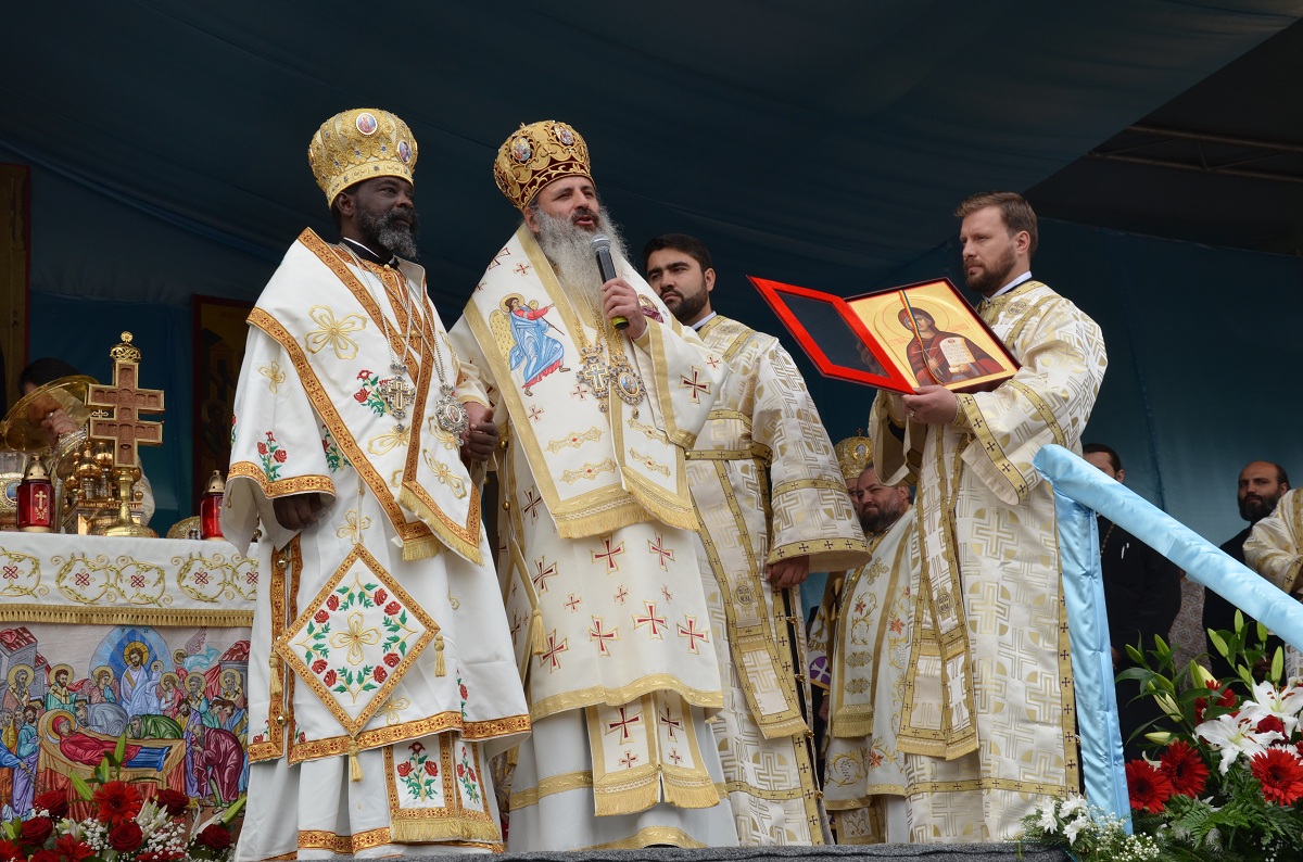 Slujba hramului Sfintei Parascheva, în imagini