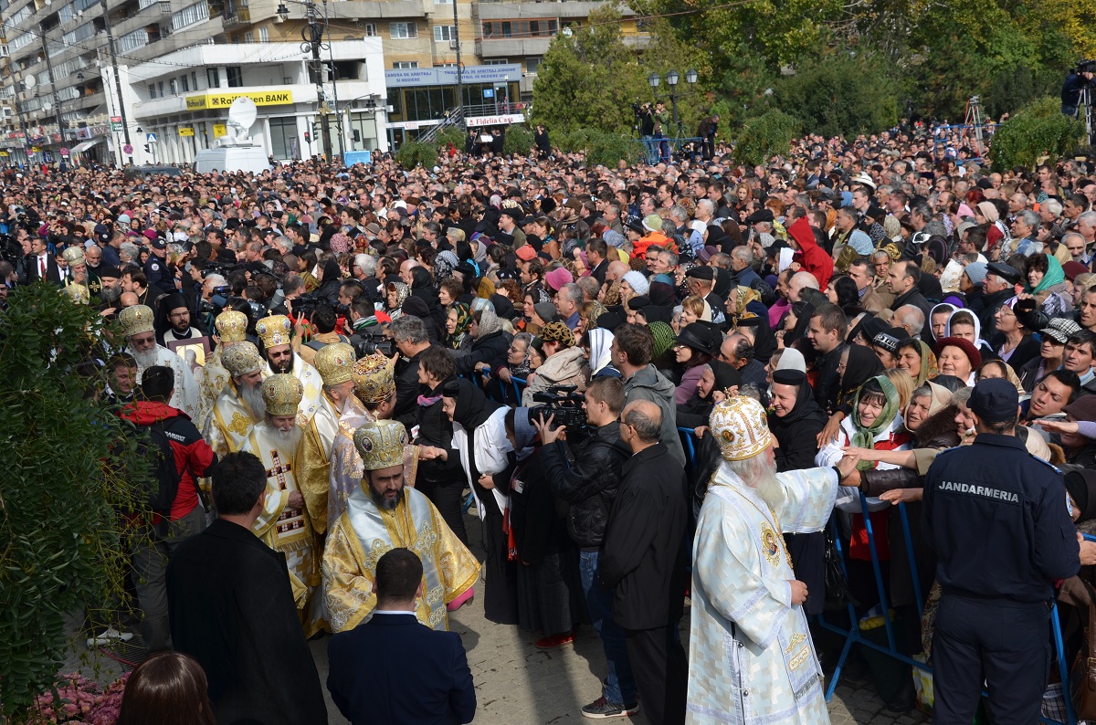 Slujba hramului Sfintei Parascheva, în imagini