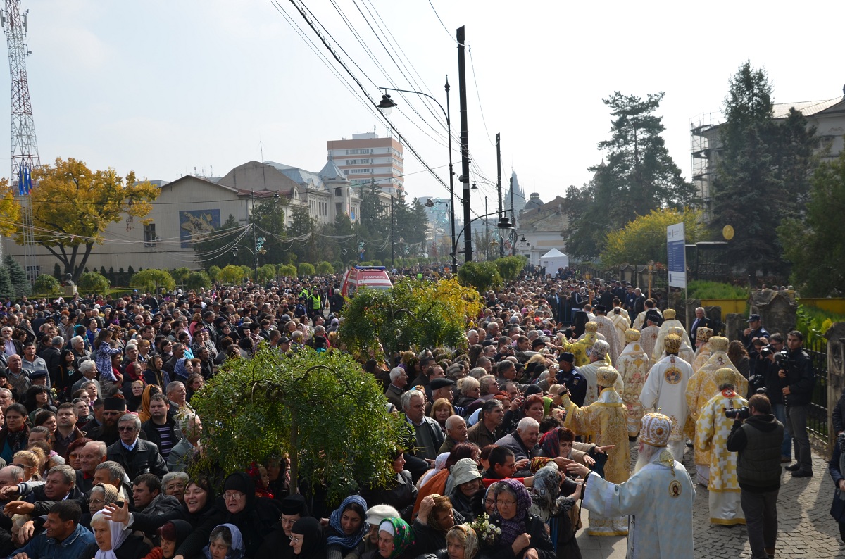 Slujba hramului Sfintei Parascheva, în imagini