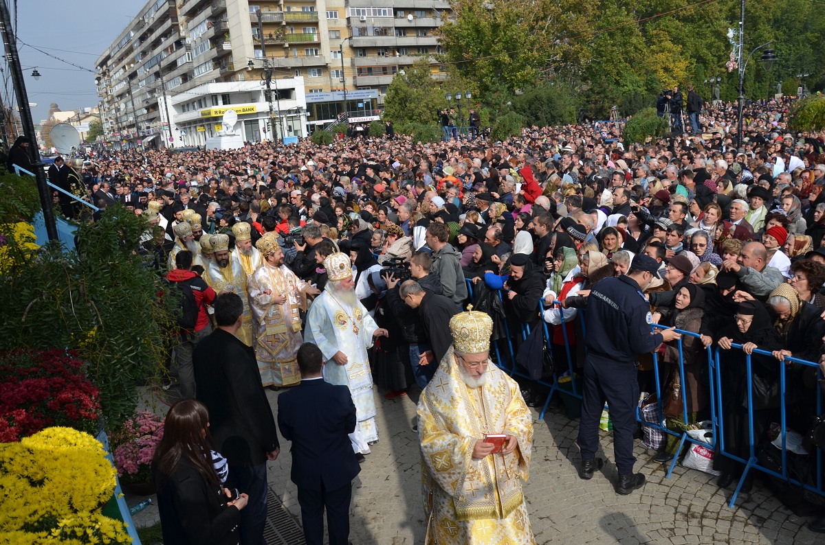 Slujba hramului Sfintei Parascheva, în imagini