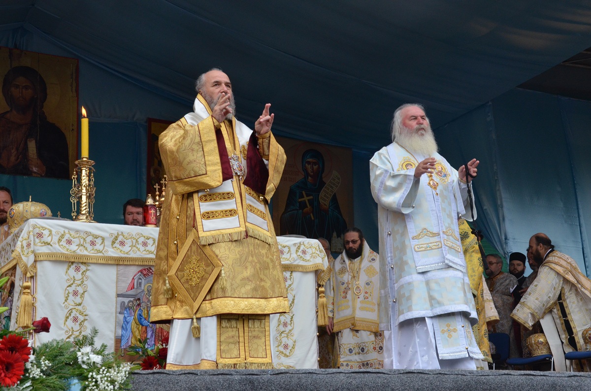 Slujba hramului Sfintei Parascheva, în imagini