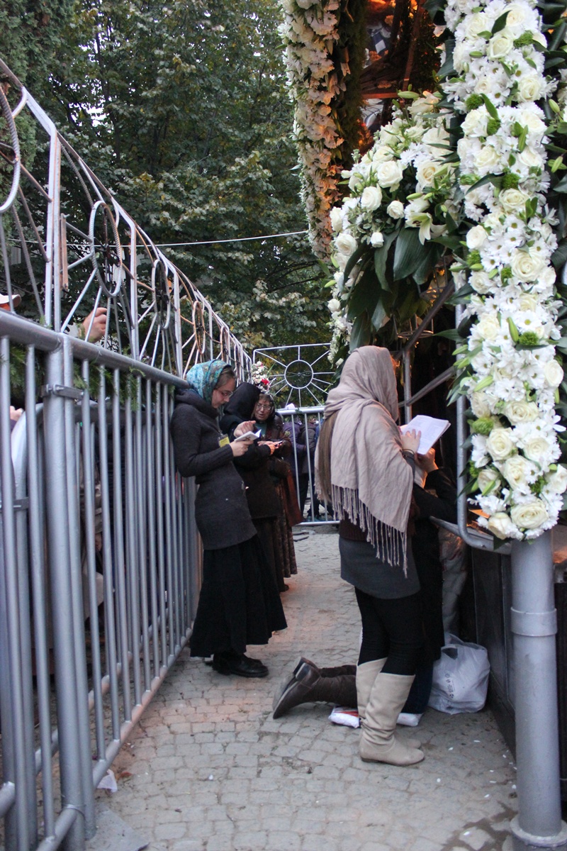 Jertfă şi mărturisire la moaştele Sfintei Parascheva Jertfă şi mărturisire la moaştele Sfintei Parascheva