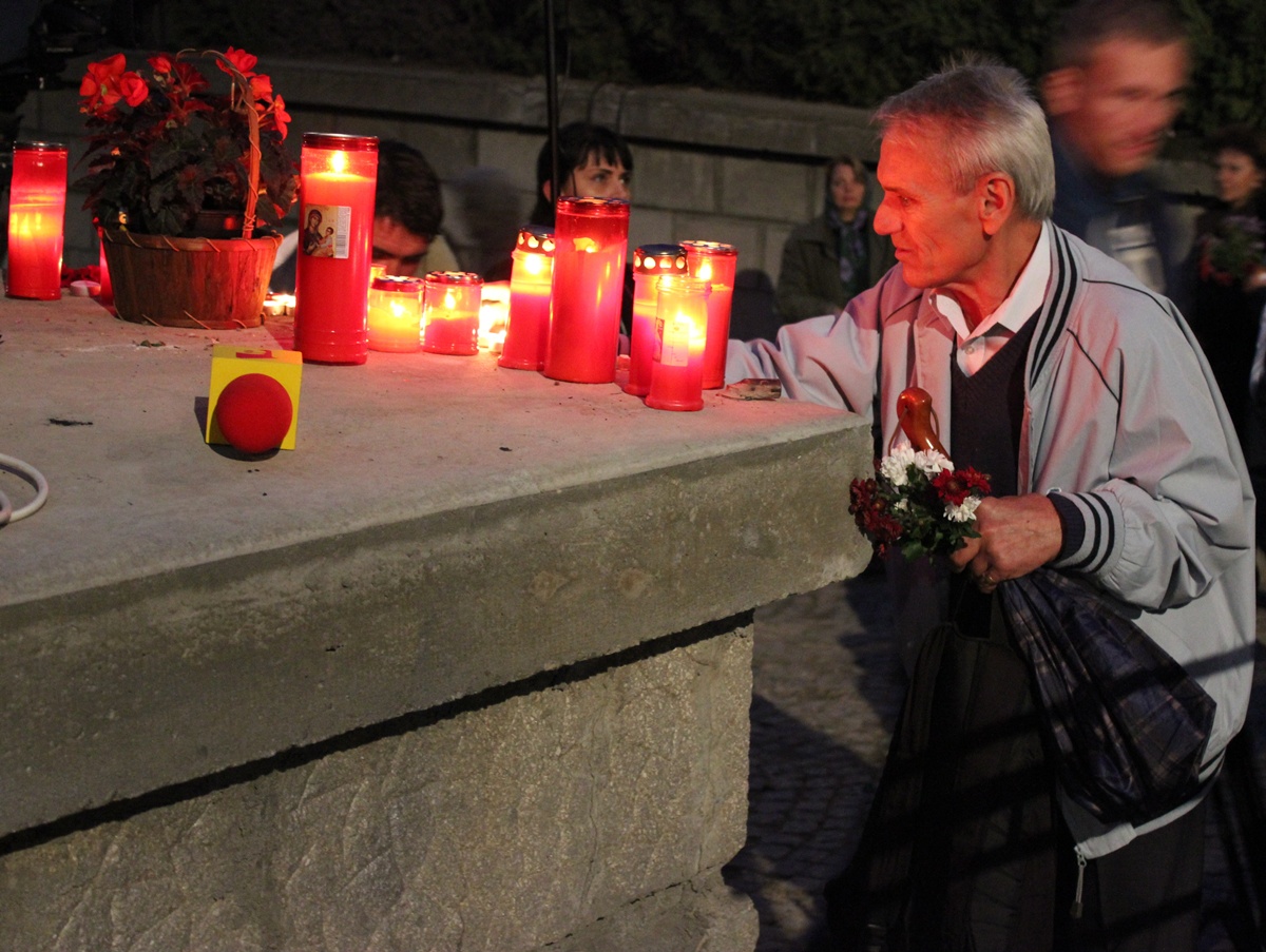 Jertfă şi mărturisire la moaştele Sfintei Parascheva Jertfă şi mărturisire la moaştele Sfintei Parascheva