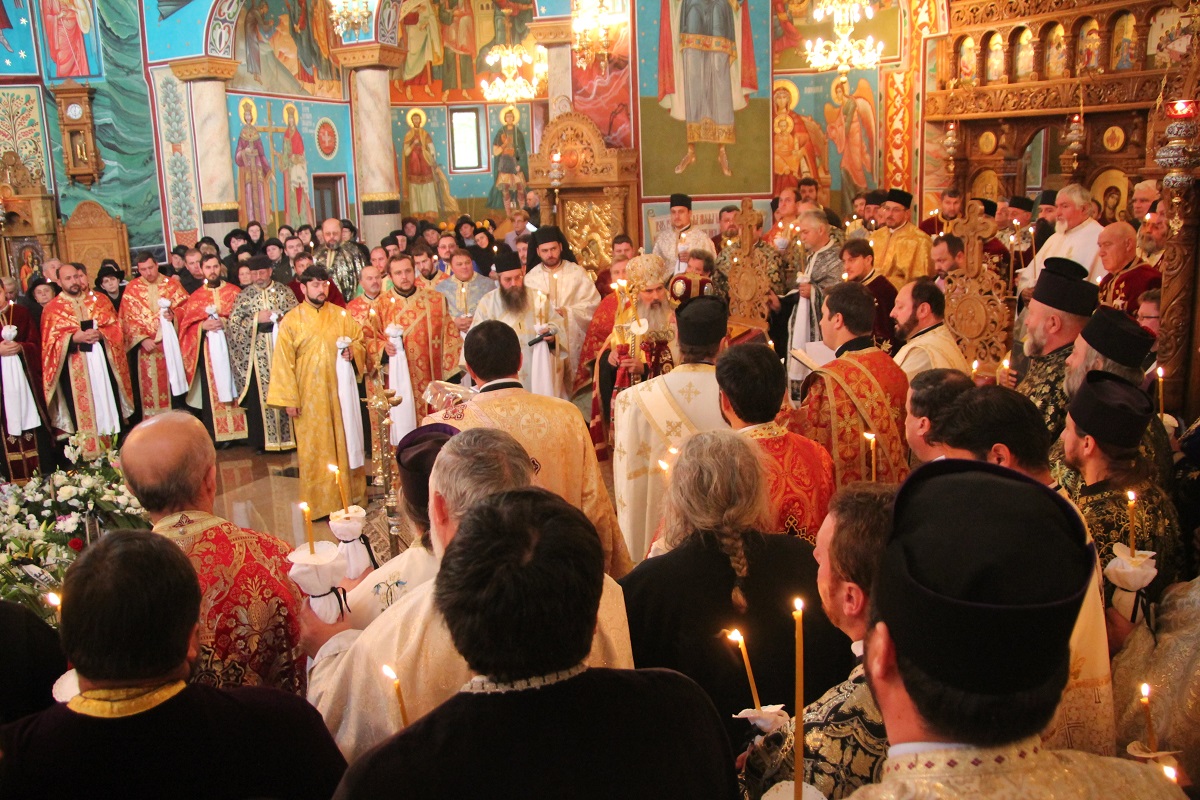 Preotul Vasile Nuţu a fost condus pe ultimul drum