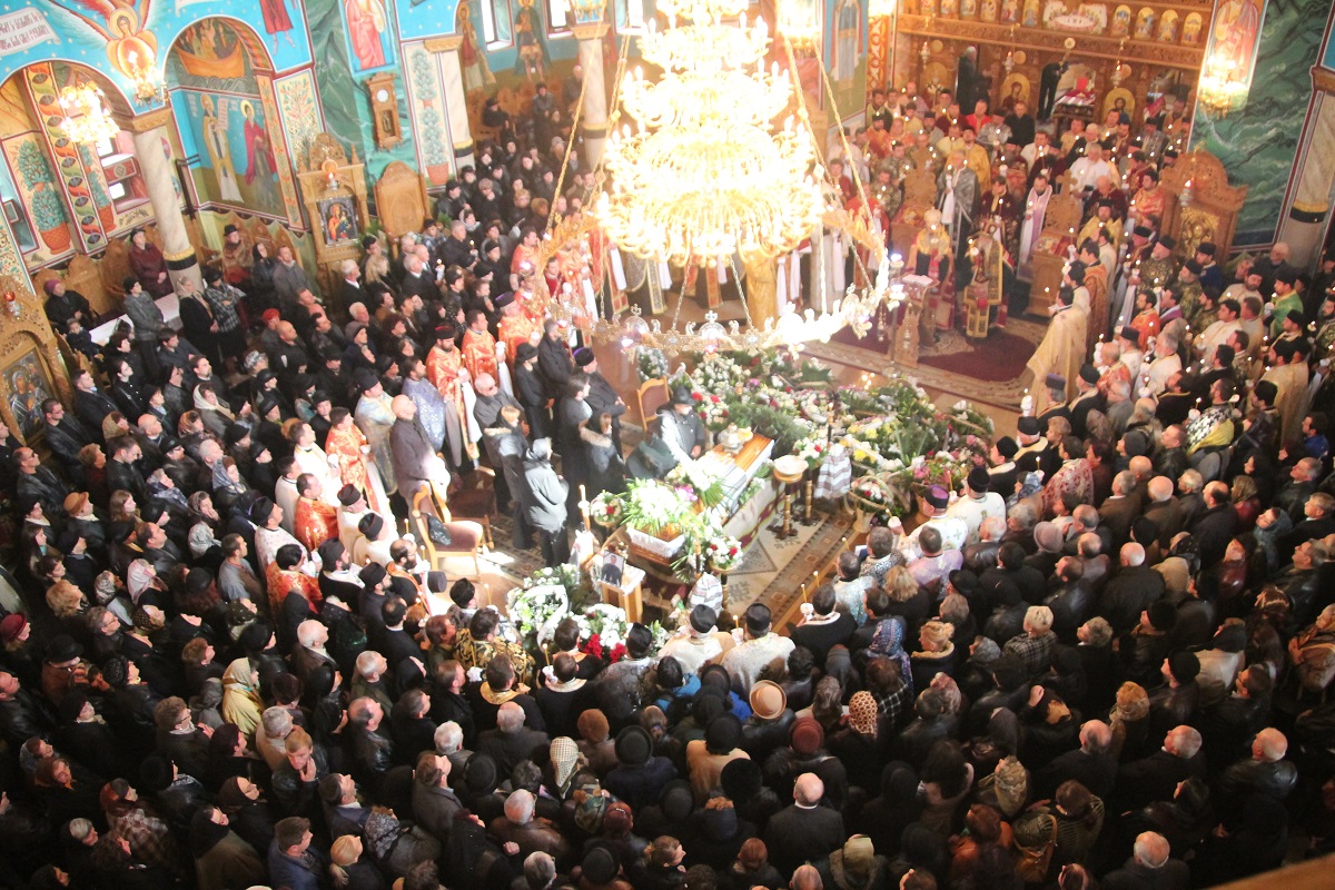 Preotul Vasile Nuţu a fost condus pe ultimul drum