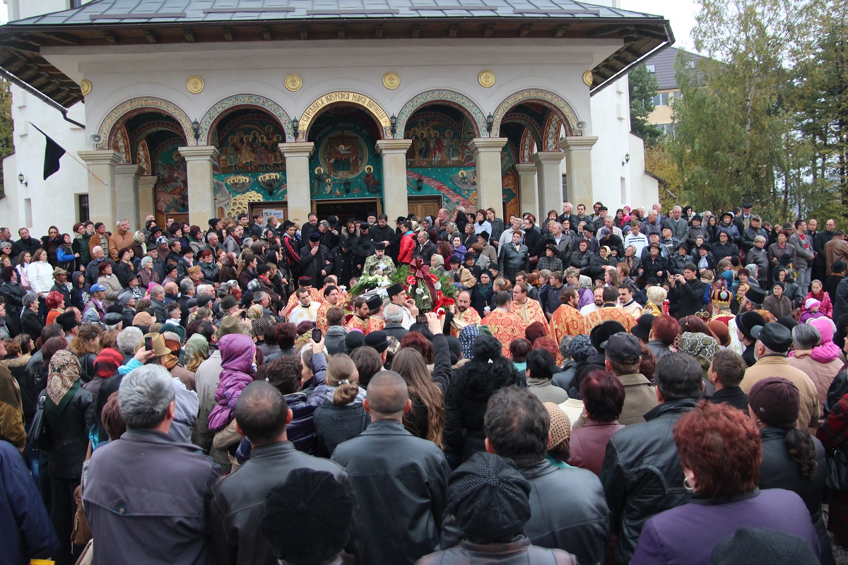 Preotul Vasile Nuţu a fost condus pe ultimul drum