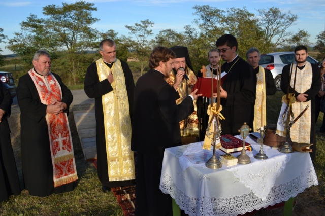 Troița din Parohia Izgar (Caraș-Severin) a fost sfințită Troița din Parohia Izgar (Caraș-Severin) a fost sfințită