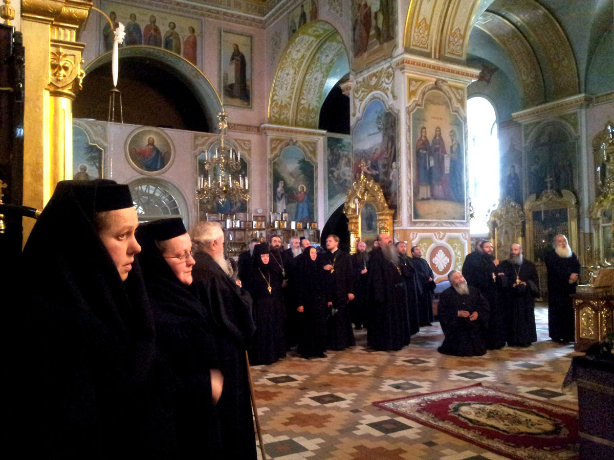 Pelerinaj în Ucraina al stareţilor şi stareţelor din Arhiepiscopia Iaşilor