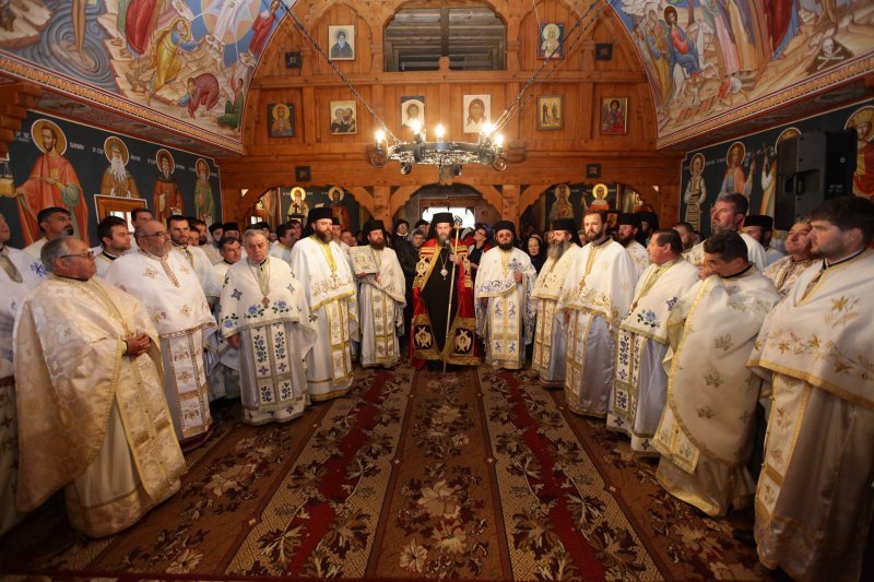 Biserica Mănăstirii din Rohița-Boiereni a fost târnosită