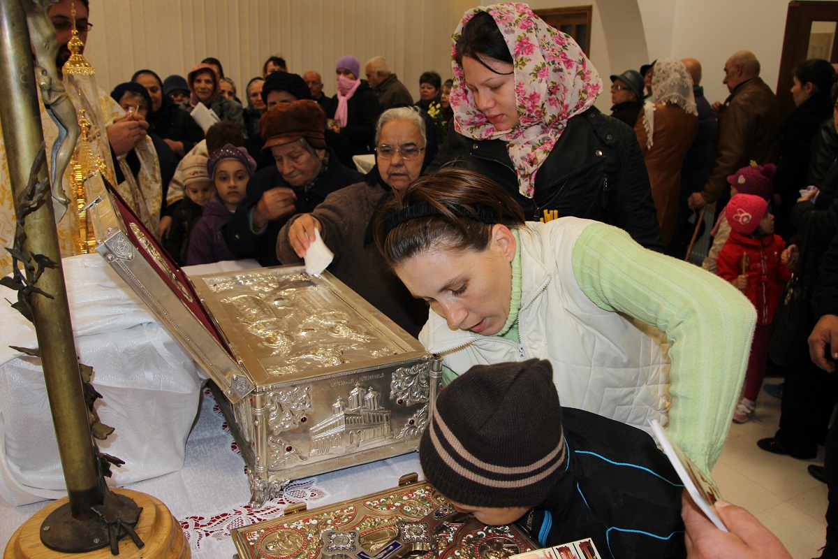 Manifestări dedicate Sfintei Parascheva la Roman