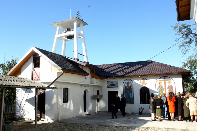 Liturghie arhierească în parohia Oarja (Argeş)