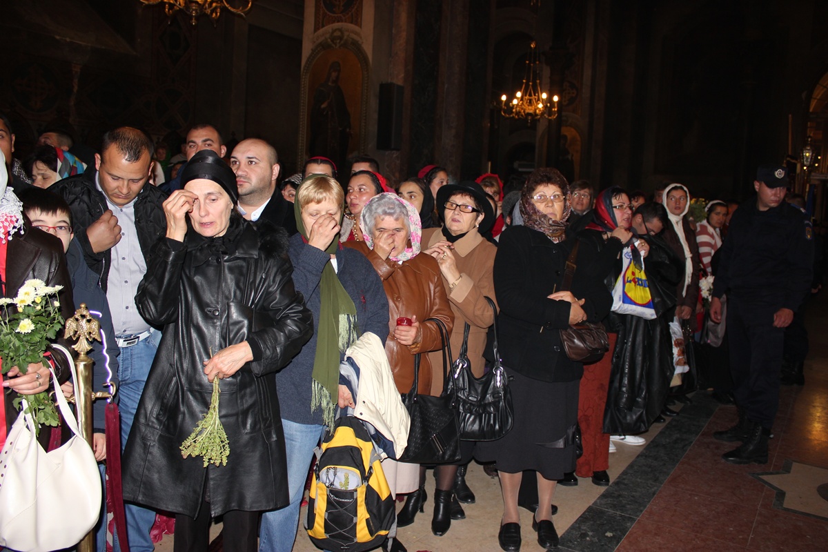 Sfânta Parascheva a ieşit în întâmpinarea pelerinilor