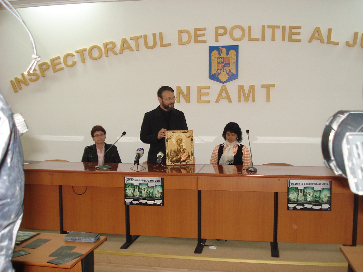 Campania „Şcoala Iubirii creştine versus şcoala violenţei”