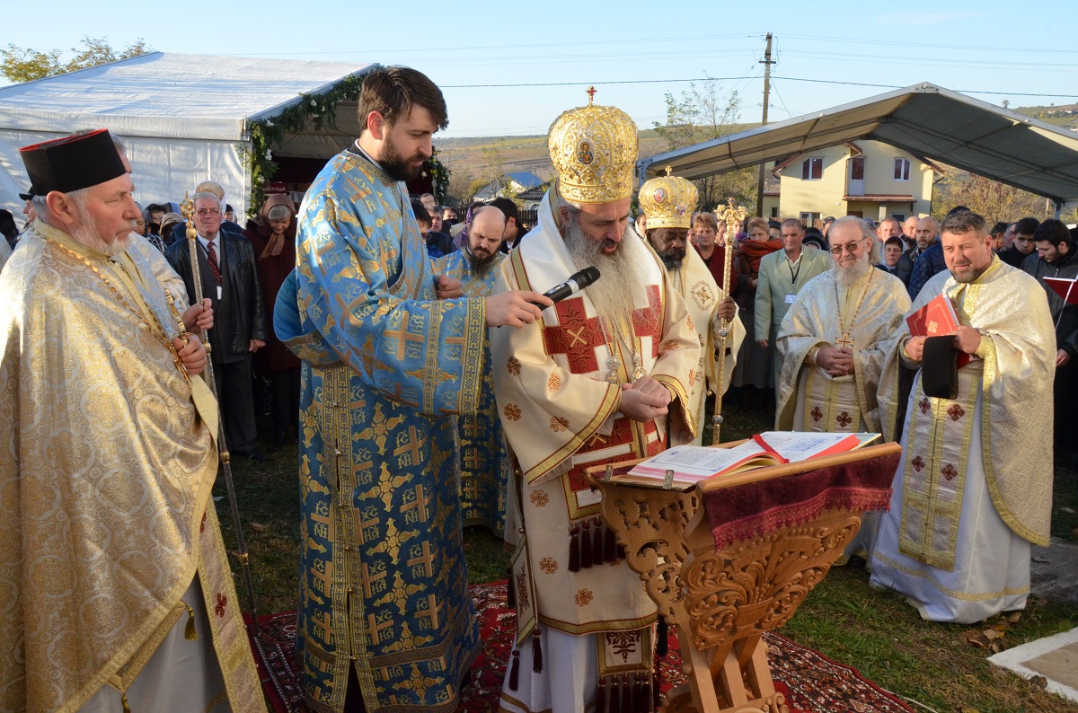 PS Innocentios, la resfinţirea bisericii din Dorobanţ: „Nu m-am bucurat niciodată de atâta ospitalitate şi dragoste“