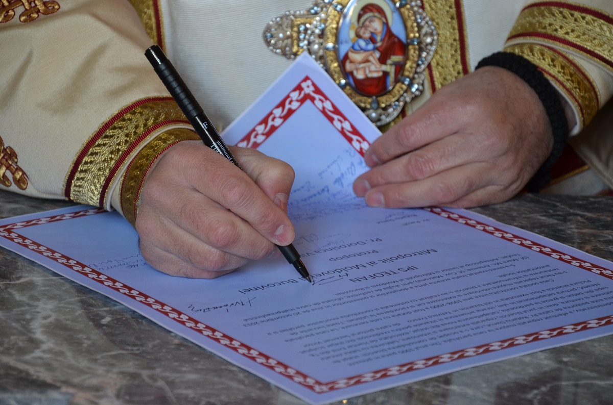 PS Innocentios, la resfinţirea bisericii din Dorobanţ: „Nu m-am bucurat niciodată de atâta ospitalitate şi dragoste“