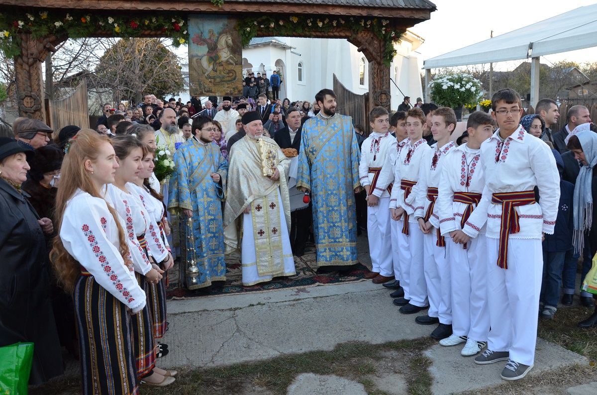 PS Innocentios, la resfinţirea bisericii din Dorobanţ: „Nu m-am bucurat niciodată de atâta ospitalitate şi dragoste“