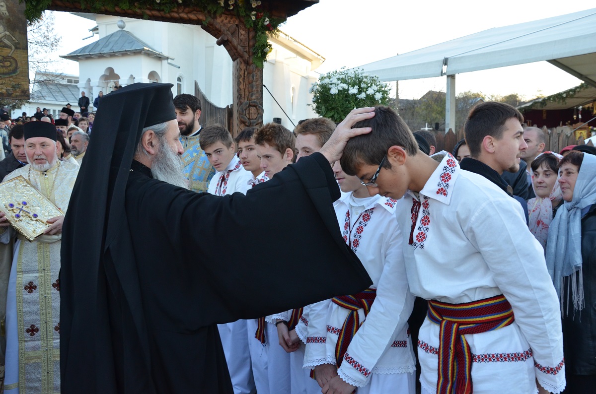 PS Innocentios, la resfinţirea bisericii din Dorobanţ: „Nu m-am bucurat niciodată de atâta ospitalitate şi dragoste“